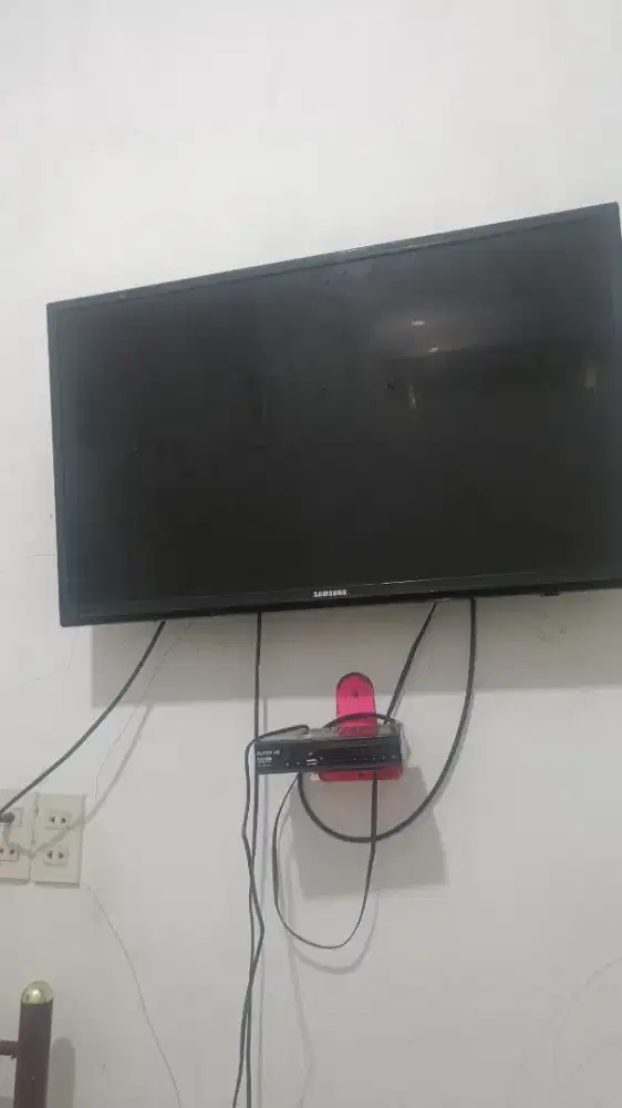 Dijual TV LCD murah merk Samsung 32 inchi masih bagus