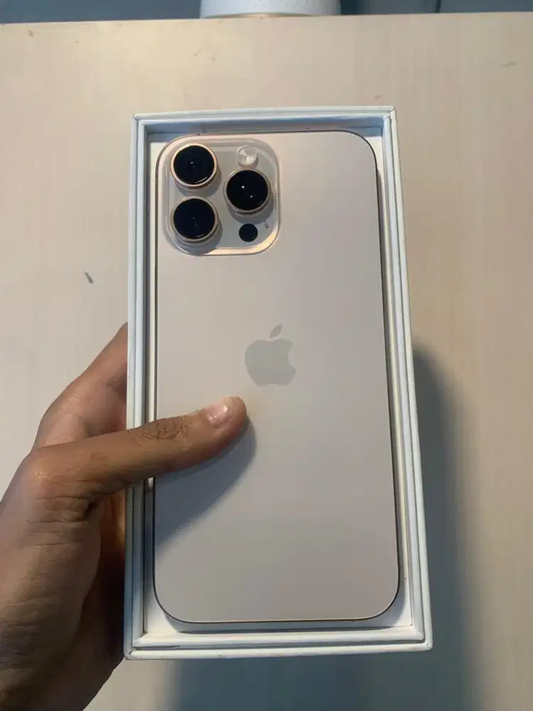 17 pro silver 256gb (BNOB )
