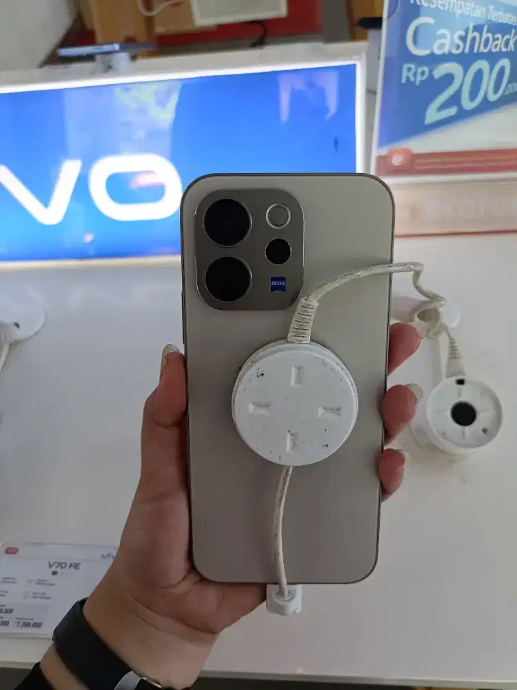 Vivo V70 12 256