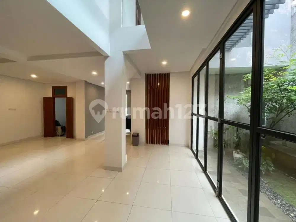 Dijual Rumah Modern di Komp. Villa Delima Jakarta Selatan