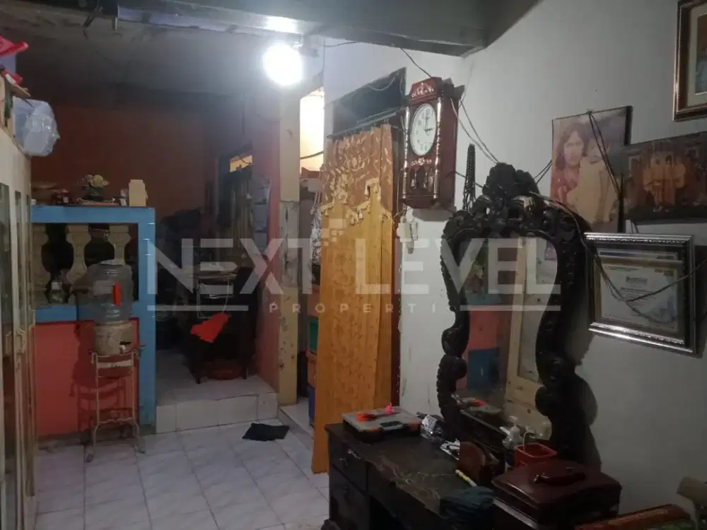 Dijual rumah di wisma lidah kulon