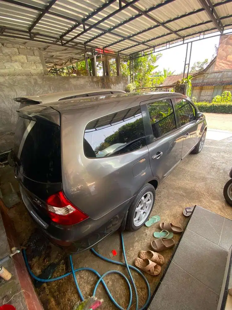 Nissan Grand livina 2011 Bensin