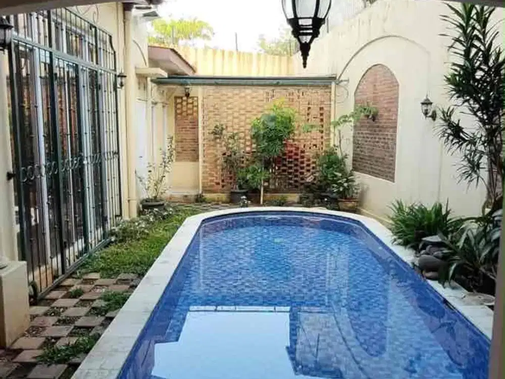 Rumah Swimming Pool di Oriana Permata Bintaro Sektor 9 Tangsel