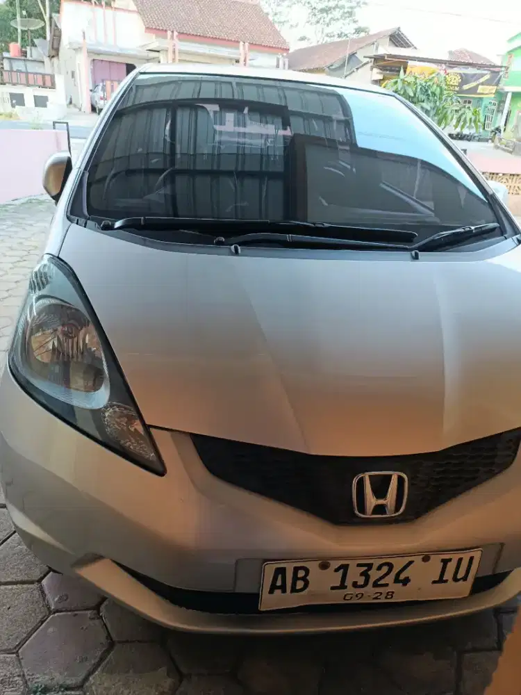 Di jual mobil jazz 2009 matik