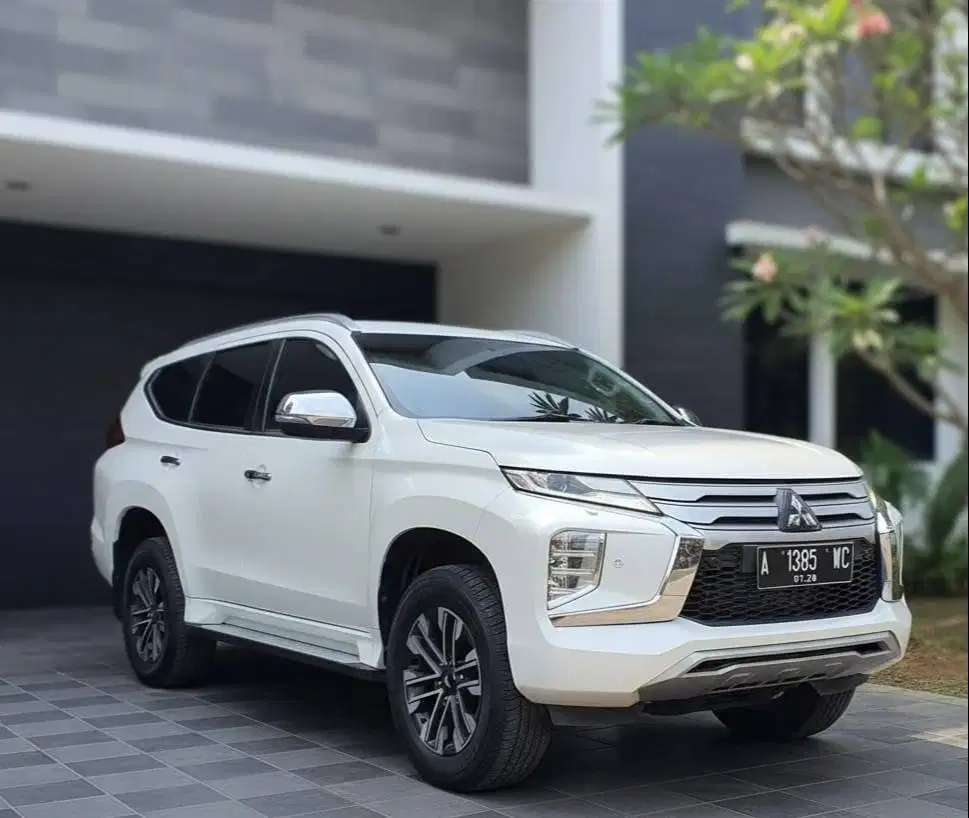 Mitsubishi Pajero Sport Dakar Ultimate 4x2 AT 2021 – Tipe Tertinggi