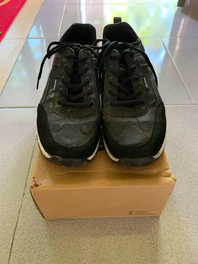 SEPATU 3SECOND ORI BEKAS