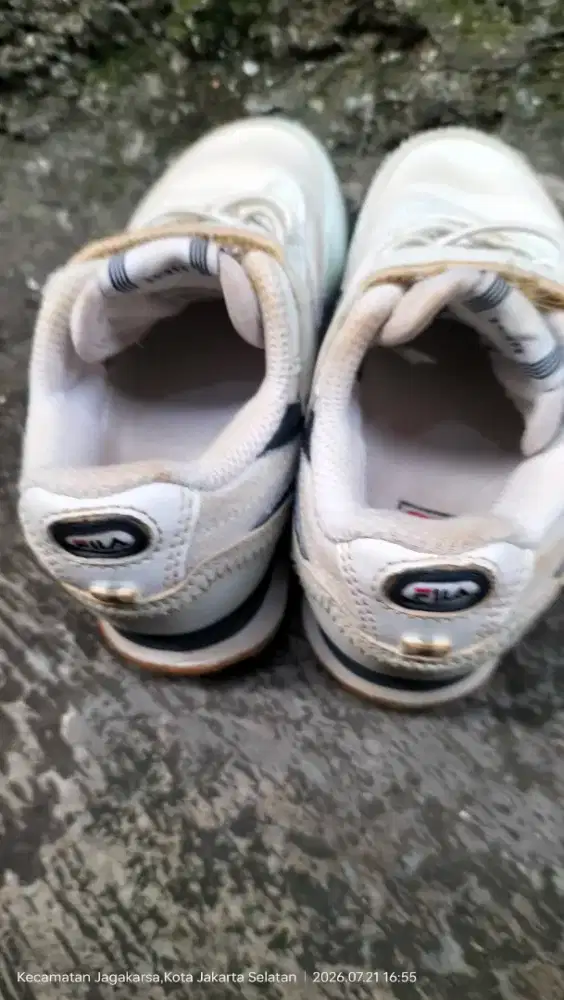 Sepatu Anak Putih