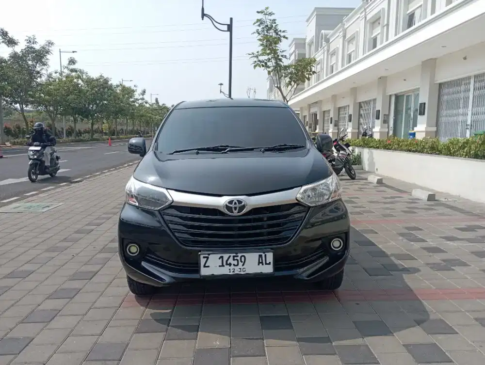 Toyota grand Avanza e matic 2015 dp 7 jt