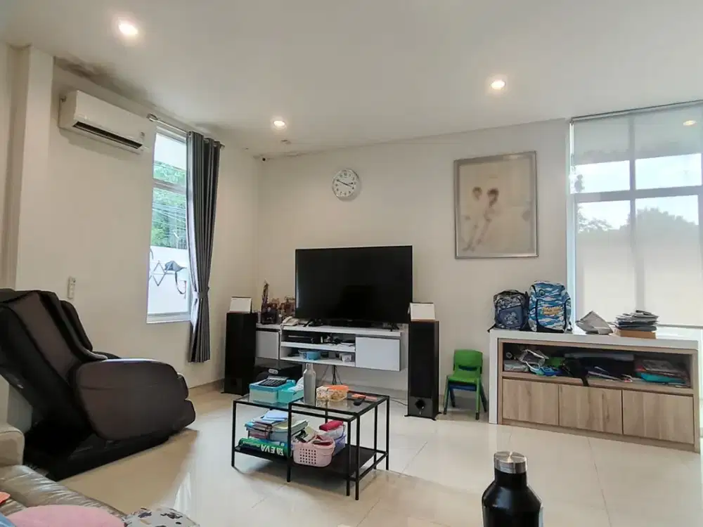 Rumah Hoek 2 Lantai, Bangunan Mandiri, Full Detached, Cocok Jadi Rumah Kost Taman Permata Millenium, Lippo Karawaci