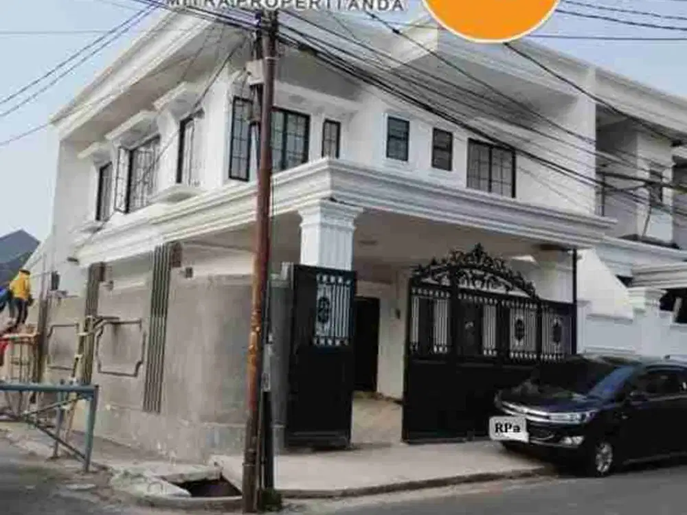 Dijual Rumah dengan Private Pool & Rooftop di Joglo Jakarta Bara