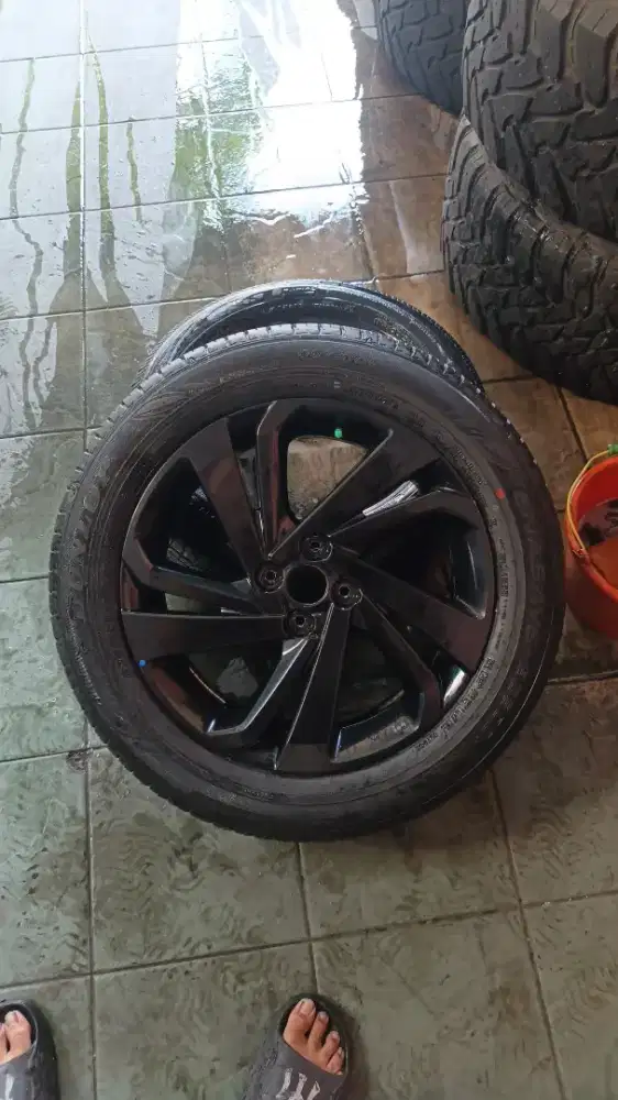 Velg Raize r17 pcd 4x100 (yg cari velg satuan)