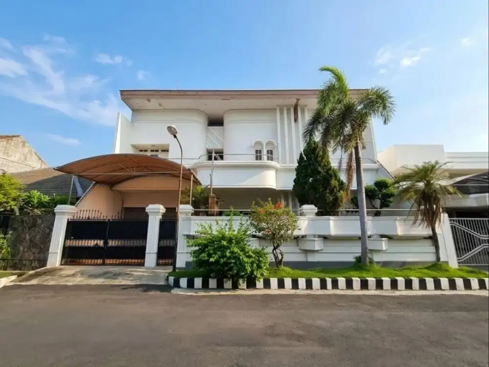 Rumah Manyar Kertoarjo STRATEGIS, SANGAT TERAWAT
