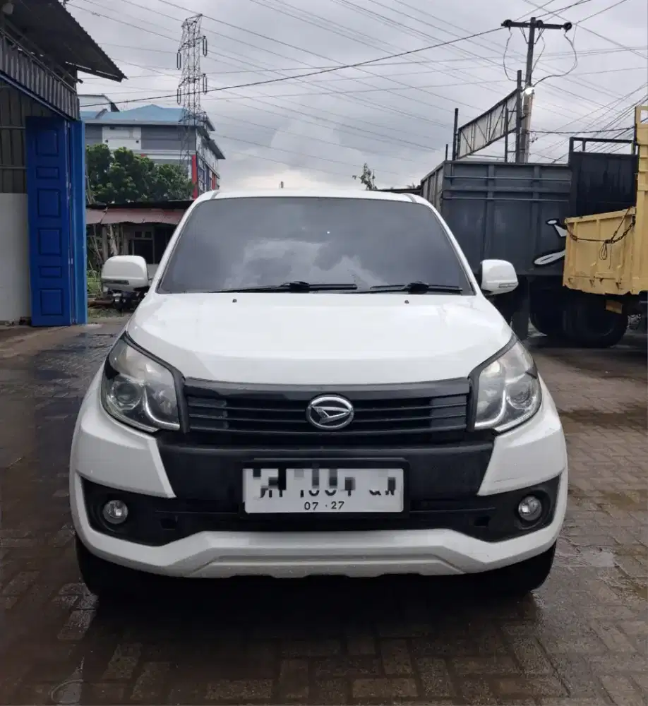 Terios X ekstra MT 17 putih