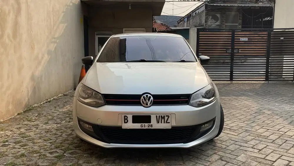 VW Polo 2013 1.4 Matic Silver Bensin