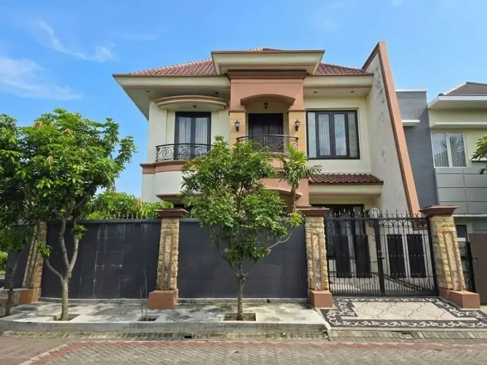 Rumah Araya  STRATEGIS garasi 2, carport 2