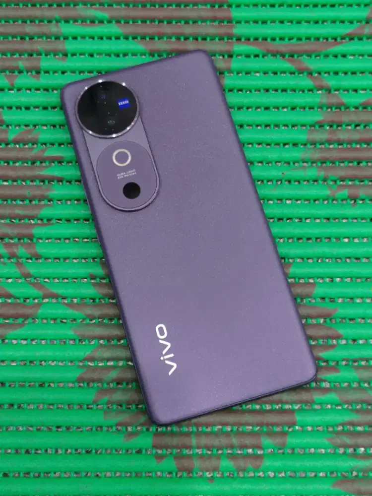 Vivo v40 5g 12/256 gb