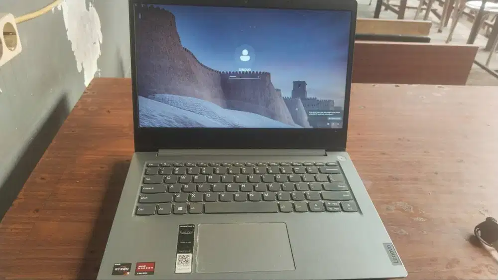 Dijual lenovo ideaped slim 3 amd ryzen 3 like new jarang pake
