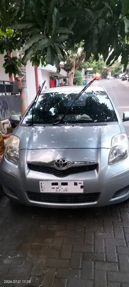 DIJUAL YARIS J 2010 MT