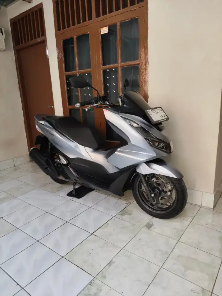 PCX cbs iss 2024 warna langka