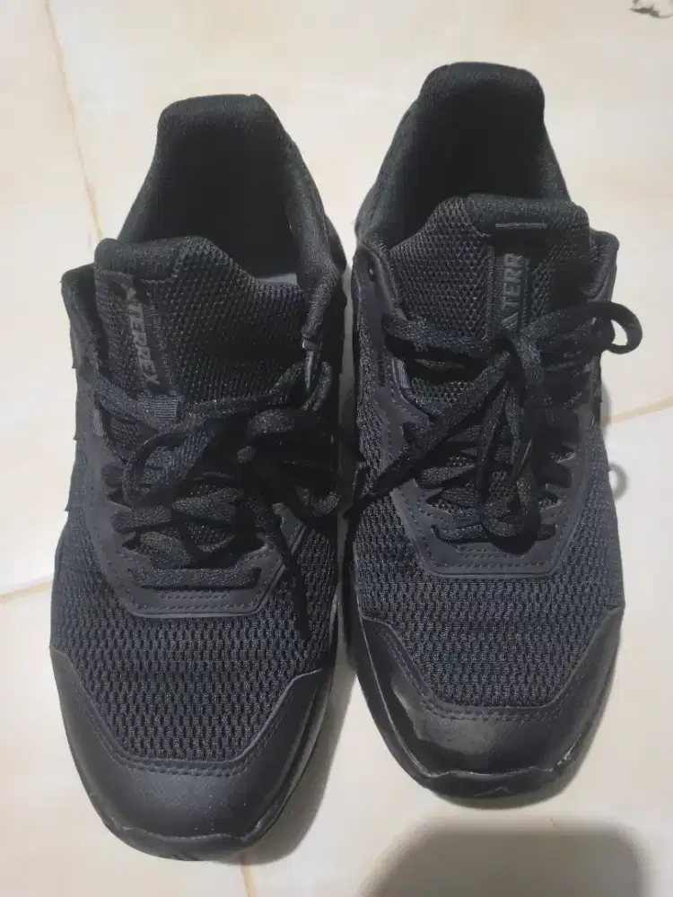 Sepatu Lari Adidas Terrex Tracefinder (Original)