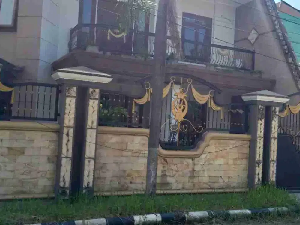 Dijual Rumah Mewah Hook Kondisi Bagus Gayungsari Surabaya Selatan