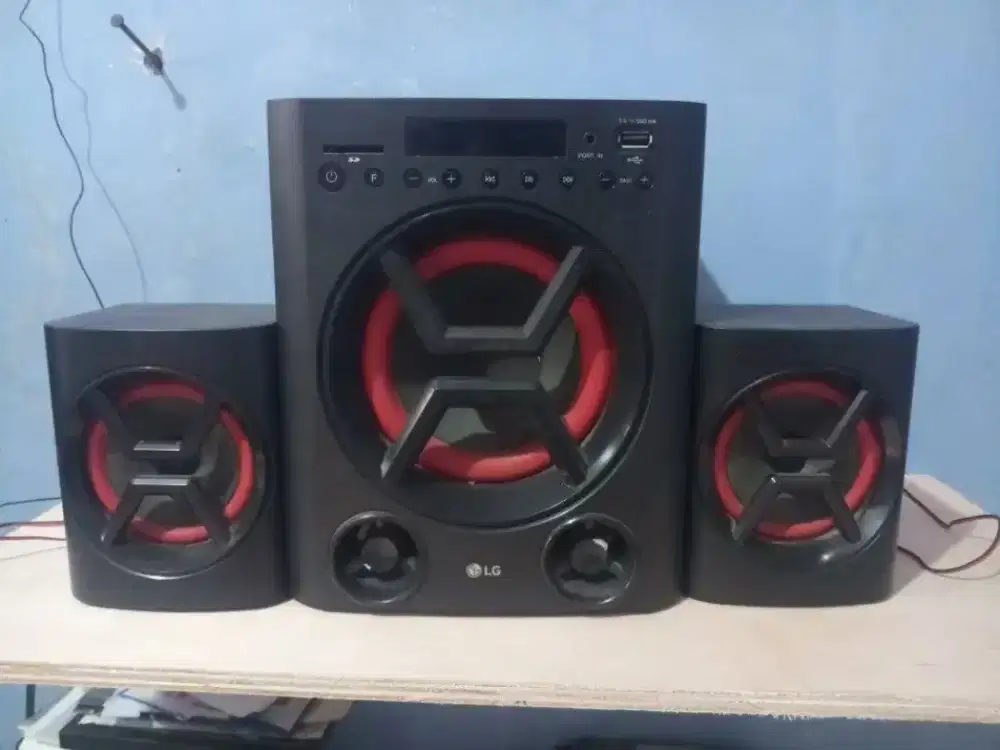 Speaker LG LK72B XBOOM Superbass