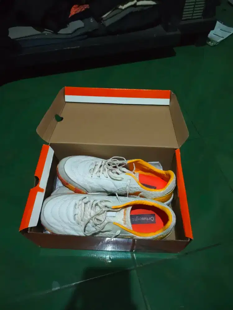 Dijual Sepatu Futsal