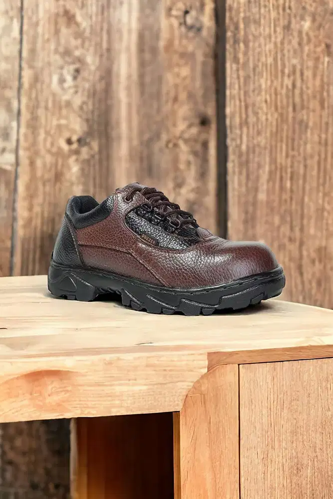Asli Sepatu safety bantalan empuk Balikpapan