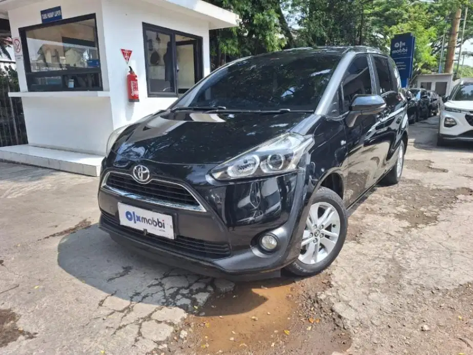 LOW DP Toyota Sienta 1.5 G Bensin-AT 2017 AFF