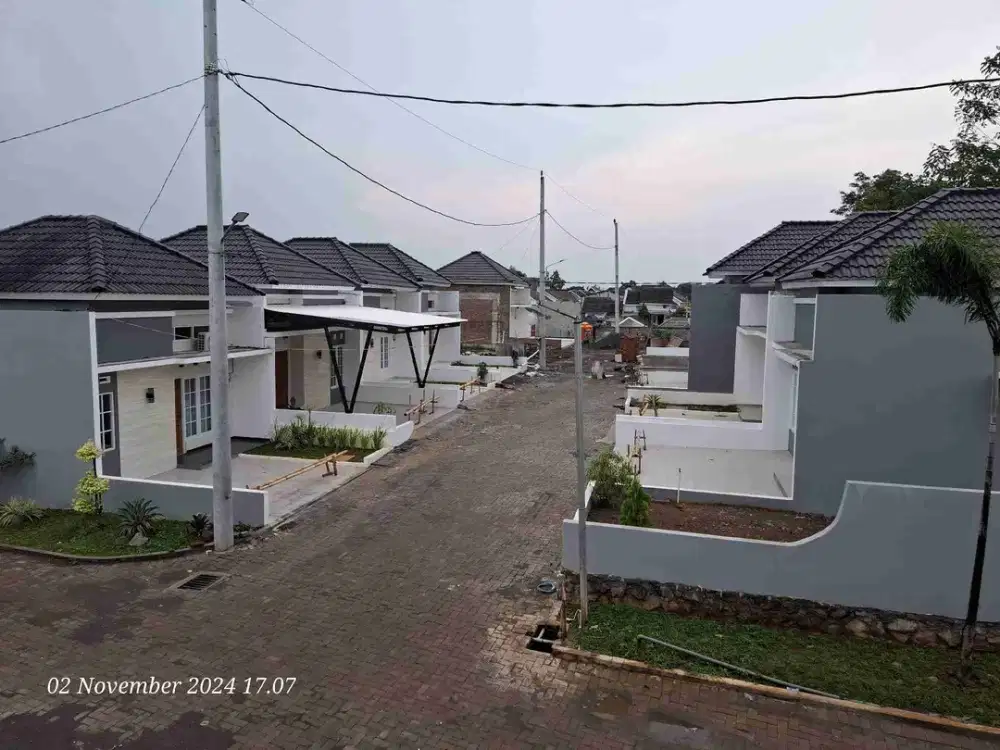 perumahan 100 mtr ke jl raya perintis kemerdekaan Pudakpayung
