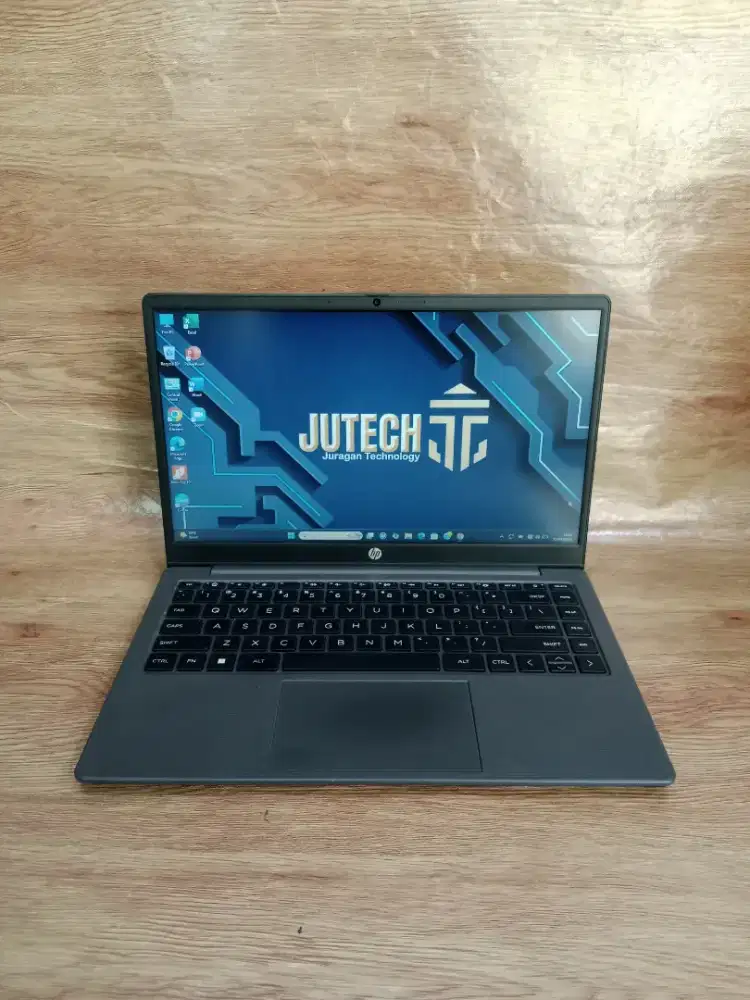 Laptop HP Slim AMD Ryzen 5 ( Series 7000) RAM 8 GB Siap pakai