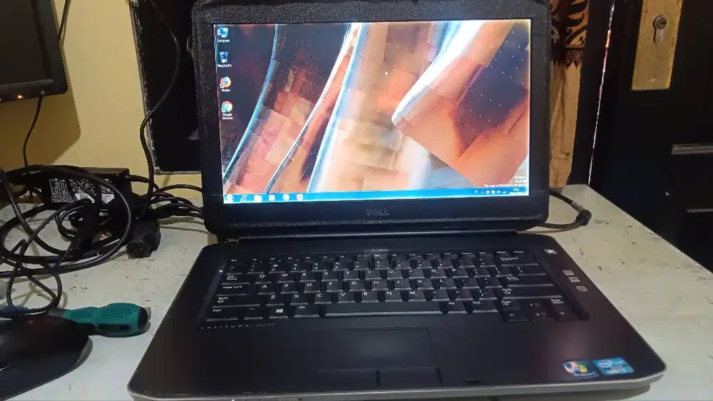 Laptop dell lat.E 5430 INTEL CORE I7 3520M 2.9ghz jual ada mins mesin