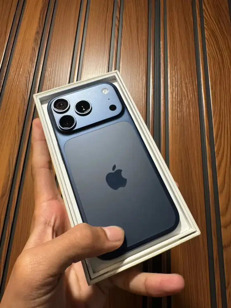 iPhone 17 pro deep blue 512gb iBox