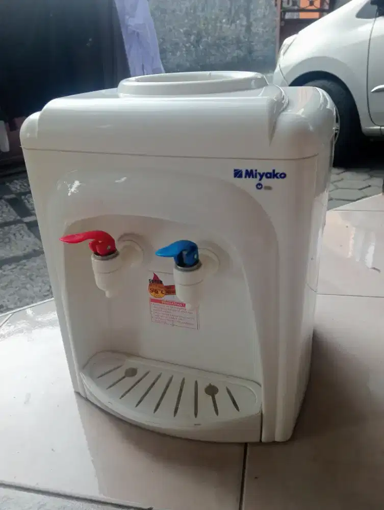Dispenser Miyako anget dan panas