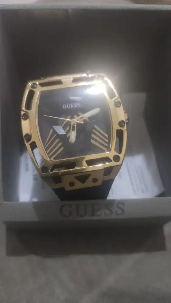 Jam tangan guess