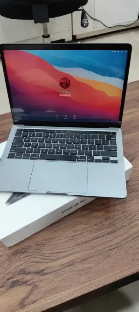 Macbook Pro touchbar 2020 13inc ram 16gb ssd 1tera mulus fullsheet ori