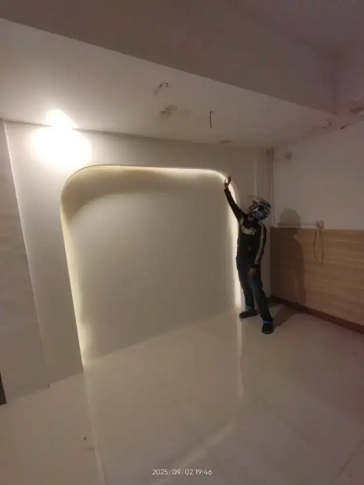 Dekorasi bangunan rumah siap pasang plafon gypsum dan partisi gypsum
