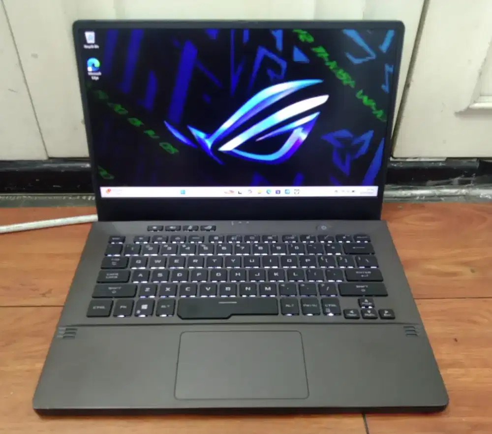 ASUS ROG ZEPHYRUS G14 GA401QH
RYZEN 7 5800HS/8GB/512GB
GTX 1650
14 QHD