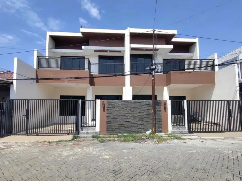 Baru Gress ‼ Rumah 2 Lantai One Gate System dekat ITS di Sukolilo Dian Regency Surabsya