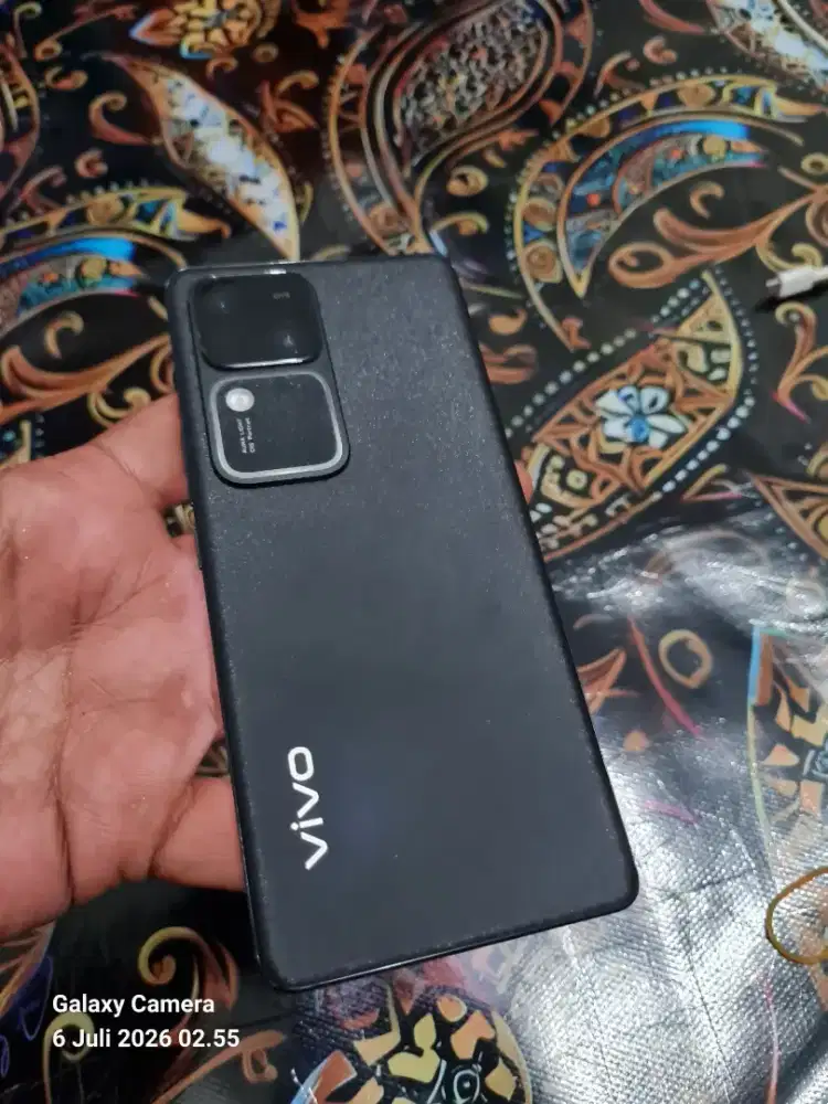 VIVO V30 5G 8/256 MULUS