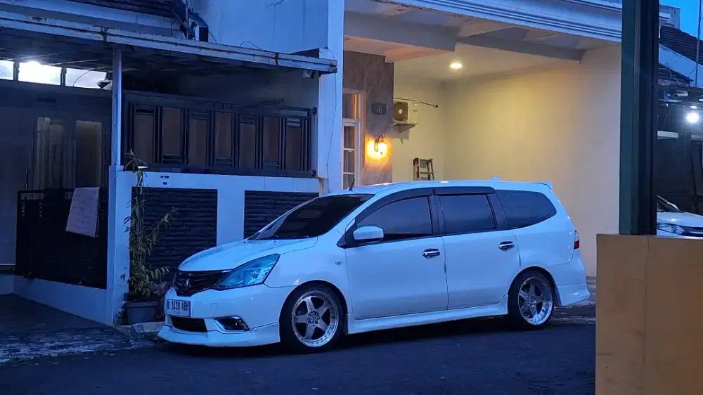 Grand Livina XV 2013 automatic