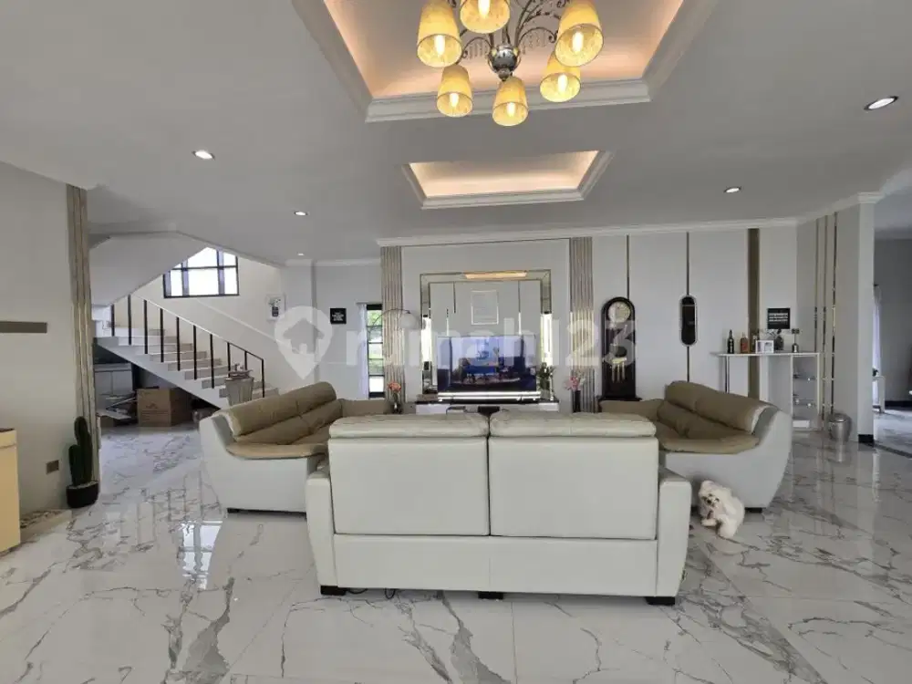 Jual Cepat!!!! Rumah Mewah di Area Gerlong, Bandung Utara