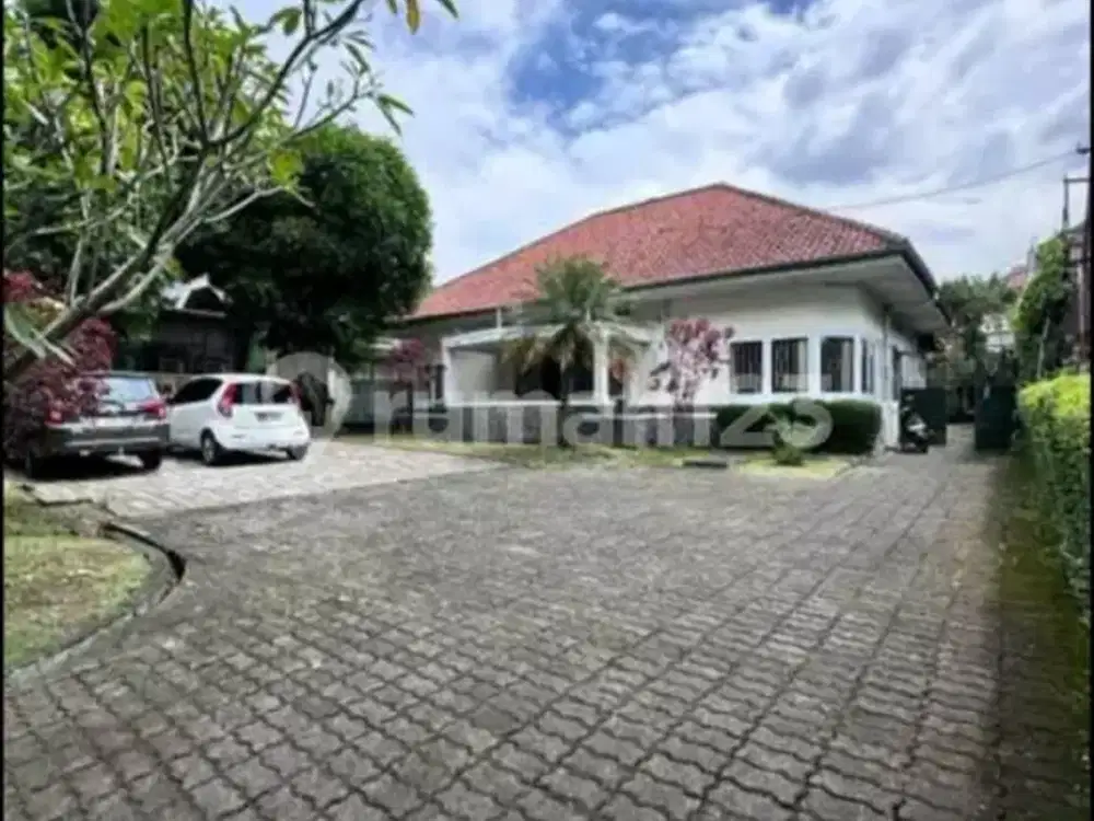 Rumah Classic Di Mainroad Jl Riau Kota Bandung