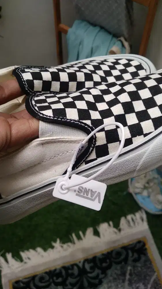 Vans slip on import