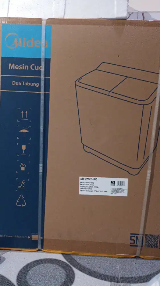 Mesin cuci 2 tabung merk Midea Baru
