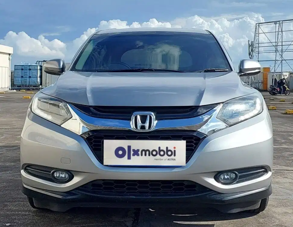 TDP 9, JT Honda HR-V 1.5 E Bensin-AT Abu 2017