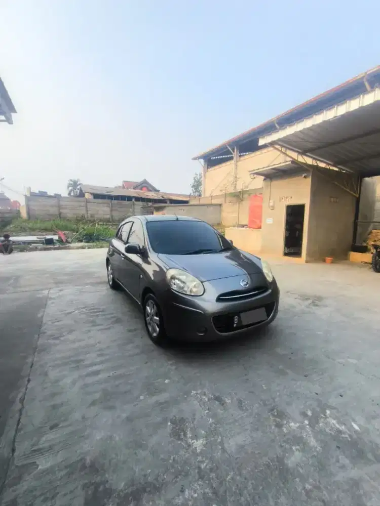 Nissan March L matic 2013