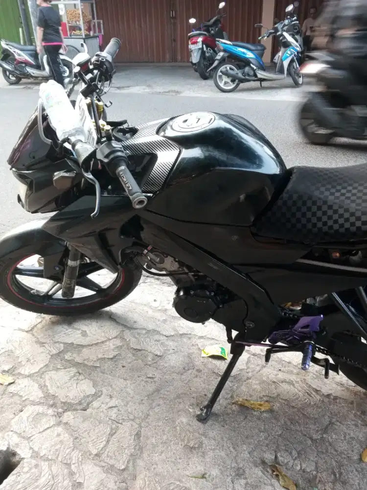di jual cepat Vixion tahun 2013 th registrasi 2019