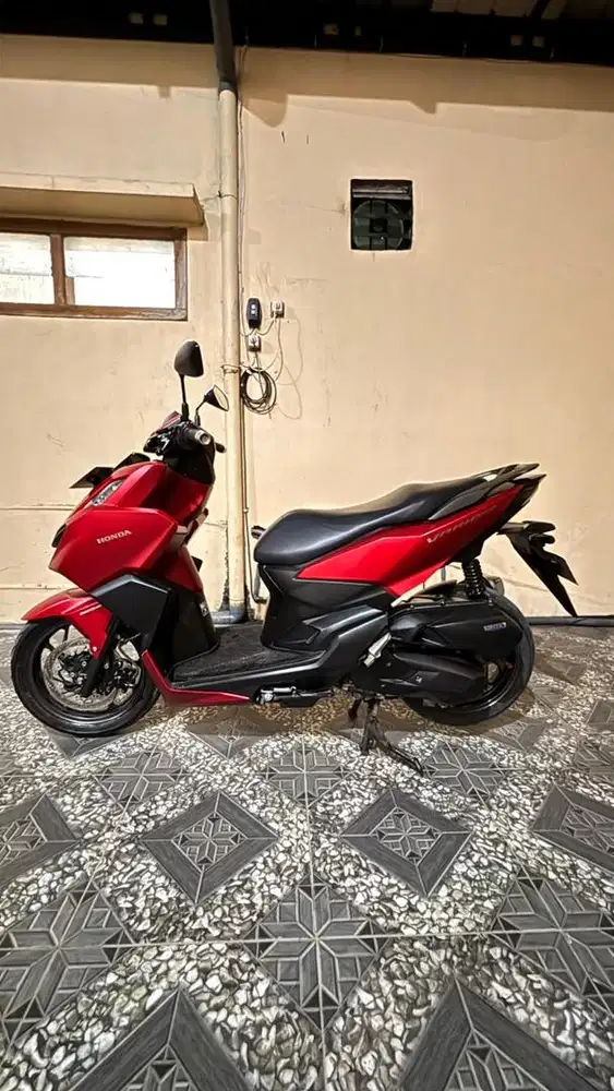 vario 160 warna merah