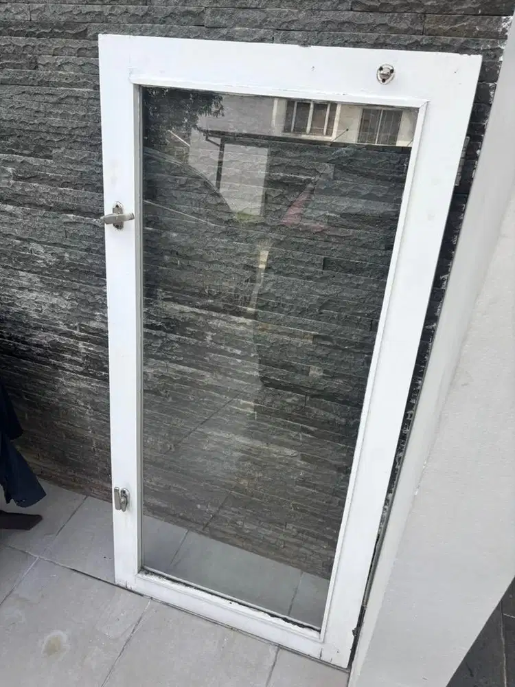 Dijual pintu & jendela bekas kondisi baik